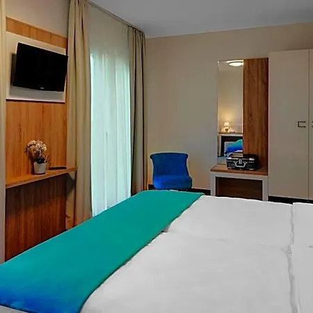 وبنسيون سيريتش 3* لينداو